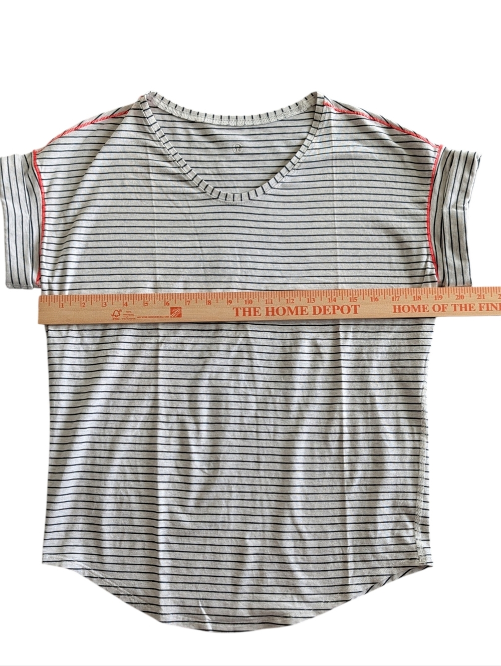Lululemon Weekend Short Sleeve Tee Striped Grey/Black Size 6/8 Medium PTP 19" - Picture 5 of 5